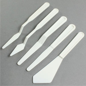 White nylon palette knives