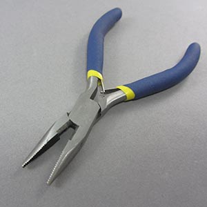 Pliers, snipe nose