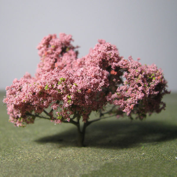 Broad canopy blossom model tree