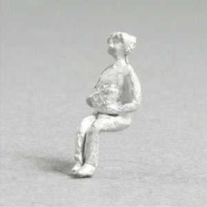 1:100 seated figures