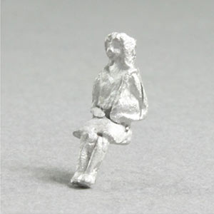 1:100 seated figures