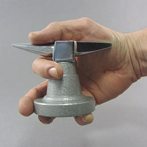 Mini horn anvil