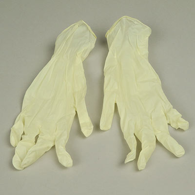 Disposable latex gloves