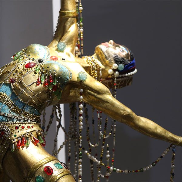 Siren sculpture by Izzie Newman inspired by Love, Death & Robots 'Jibaro'